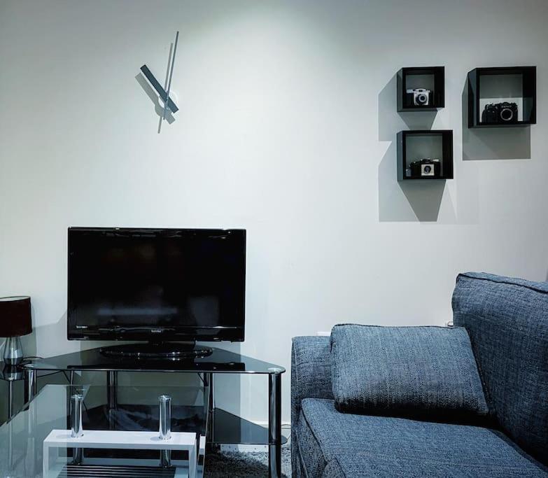 Two Bedroom Luxury Apt With Film Style 斯旺西 外观 照片